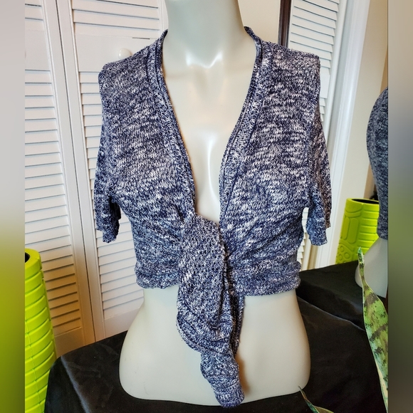 Faded Glory Tops - 🔥3/$12🔥 Faded Glory Tie Front Crop Top size M